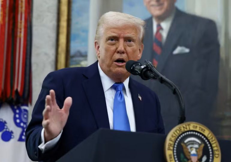 Trump reafirma su compromiso con eliminar impuestos sobre propinas, horas extra y Seguro Social