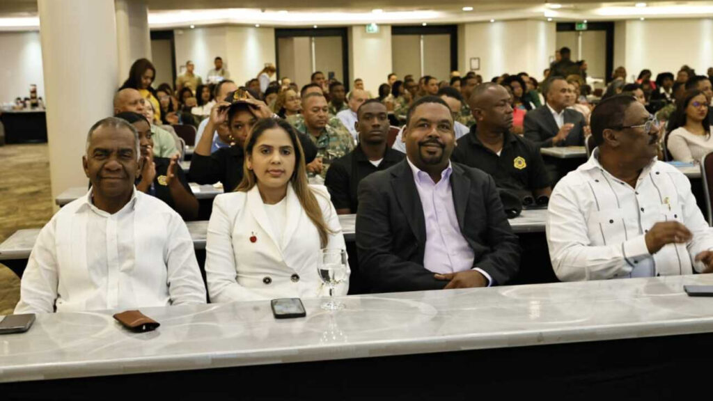 SNS capacita personal hospitalario sobre atención a pacientes extranjeros y control migratorio