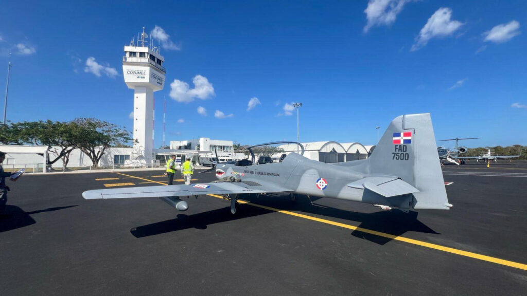 Aeronaves TP-75 Dulus de la FARD llegan a México para participar en Famex 2025