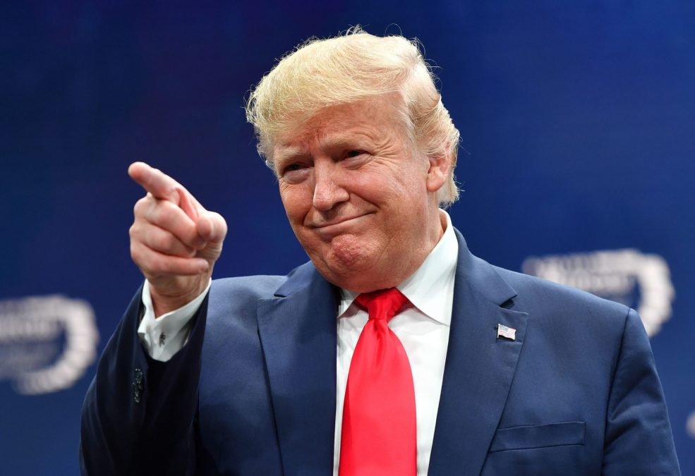 Trump ordena publicar lista de ciudades que bloquean su política migratoria