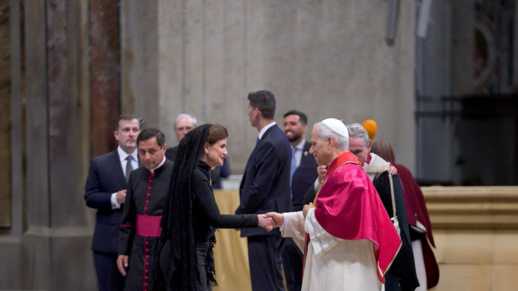 Raquel Peña participa en solemne misa de inicio del pontificado del papa León XIV en el Vaticano