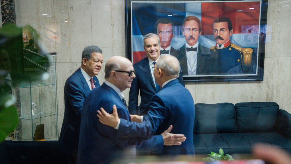 Andrés Bautista: Convocatoria del presidente Abinader a los expresidentes reafirma la seriedad del tema haitiano y la unidad nacional