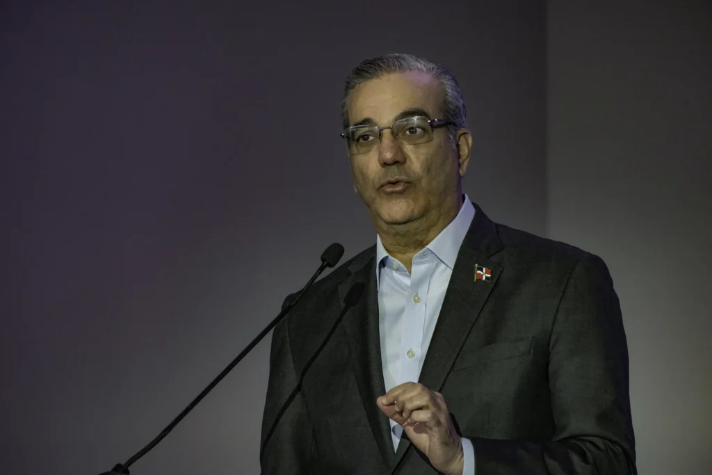 Presidente Abinader y expresidentes se reunirán para abordar impacto de la crisis haitiana en seguridad y migración