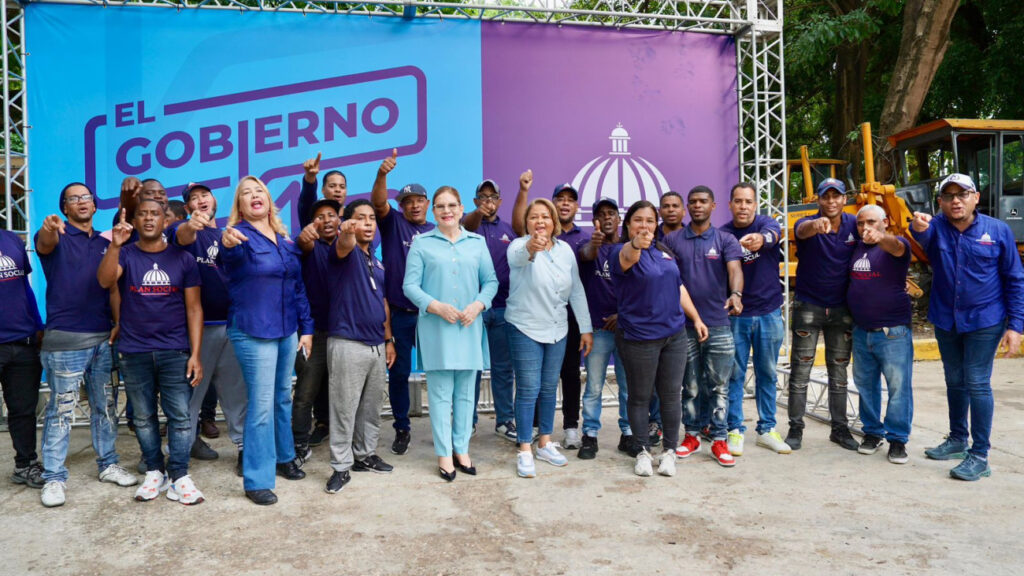 Plan Social impacta a más de 12,000 familias en San Cristóbal con programa “El Gobierno Contigo”