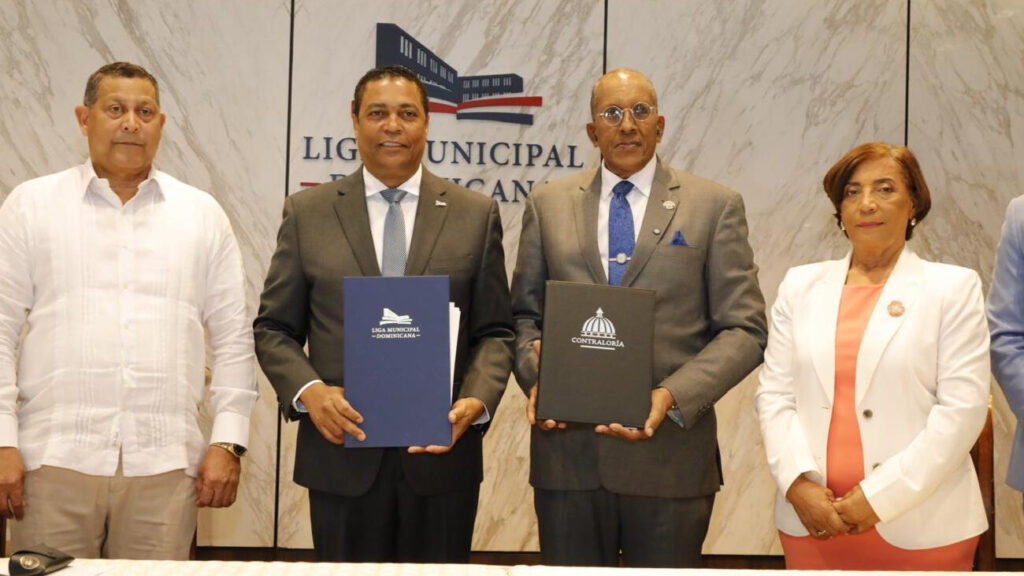Contraloría y Liga Municipal Dominicana refuerzan control interno en gobiernos locales con actualización de normas y asistencia técnica