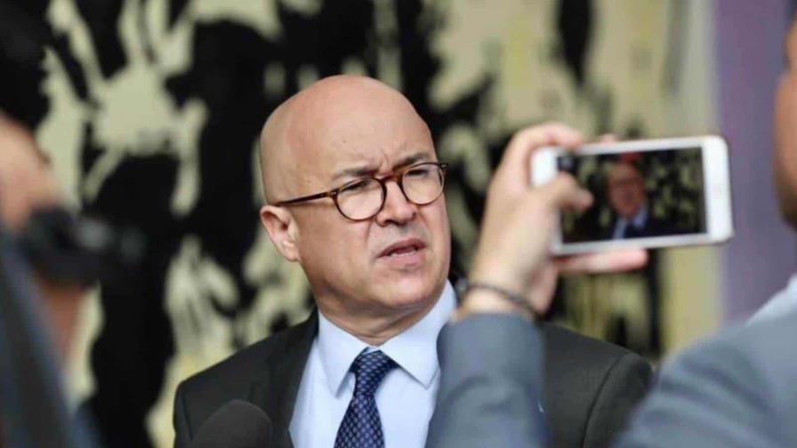 La Incoherencia de Domínguez Brito: Criticando la Corrupción Desde un Pedestal de Cristal