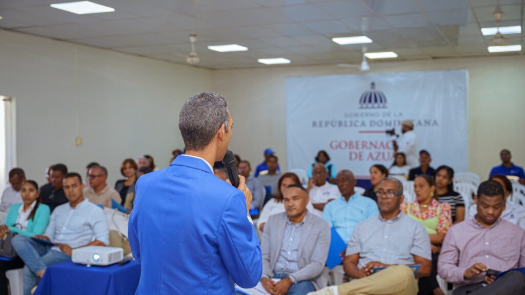 Onesvie y Gobernación de Azua coordinan acciones para reducir vulnerabilidad sísmica en edificaciones públicas y privadas