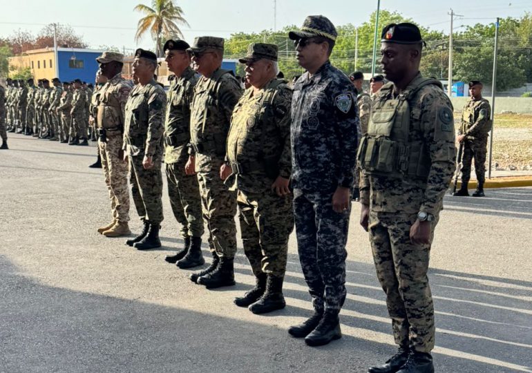 Ministro de Defensa supervisa frontera ante tensión por toma de aduana en Malpasse