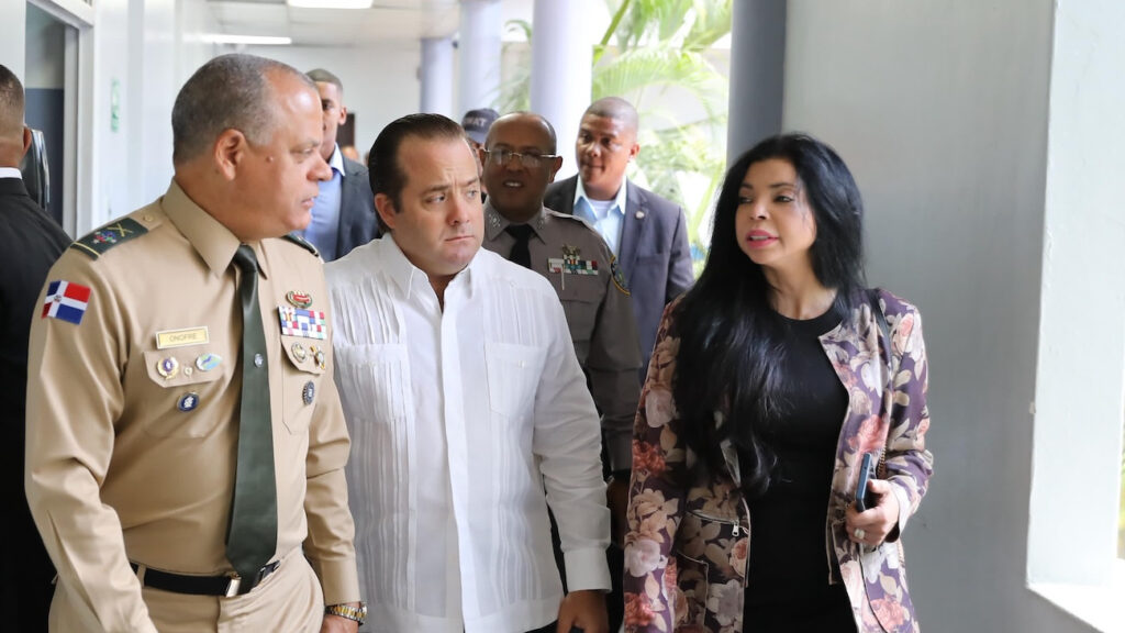 Ministros de la Presidencia y Defensa encabezan reunión de seguimiento al Plan de Seguridad Ciudadana