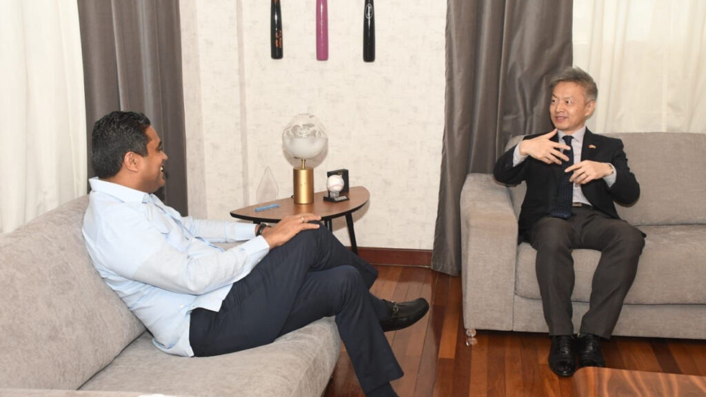Ministro Kelvin Cruz y embajador de China abordan estrategias para fortalecer el deporte en la República Dominicana