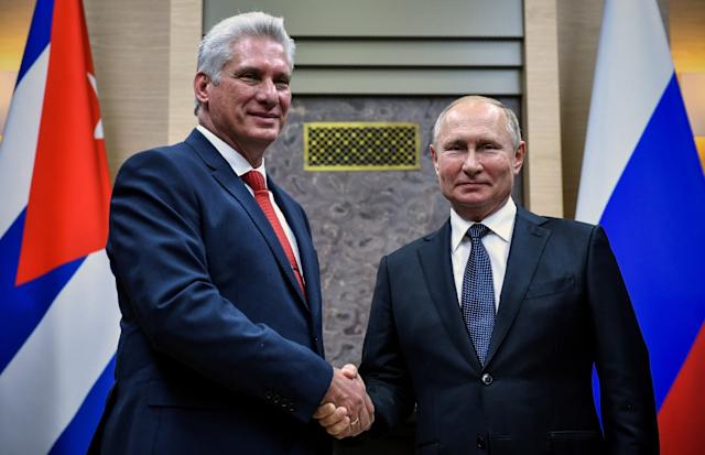 Díaz-Canel reafirma unidad con Rusia en encuentro con Putin